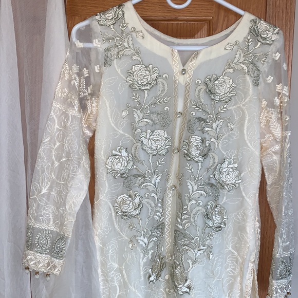 CUTE Pakistani outfit - Picture 2 of 9